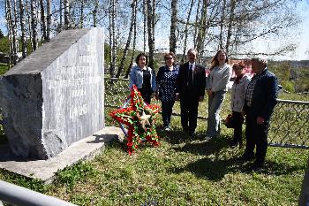 На Златмаше почтили память людей-жертв Великой Отечественной войны.